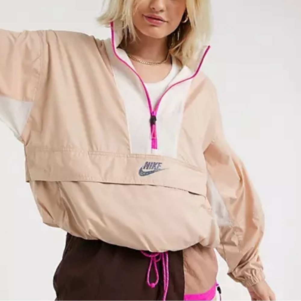 NIKE SPORTSWEAR ICON CLASH PULLOVER - Medium